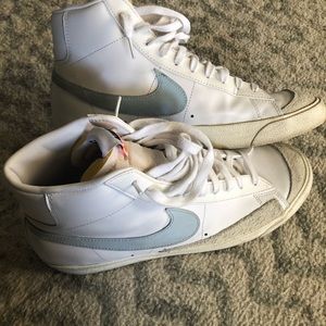 Nike Men’s Blazer Mid 77 size 11